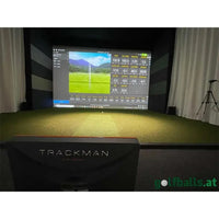 GSK ELITE TrackMan Golf Simulator – Indoor Golf Setup mit Kunstrasen und Leinwand