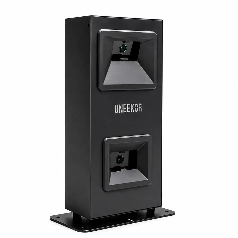 Uneekor EYE MINI LITE - refurbished Golf-Simulator mit zwei Kameras zur Schlaganalyse.