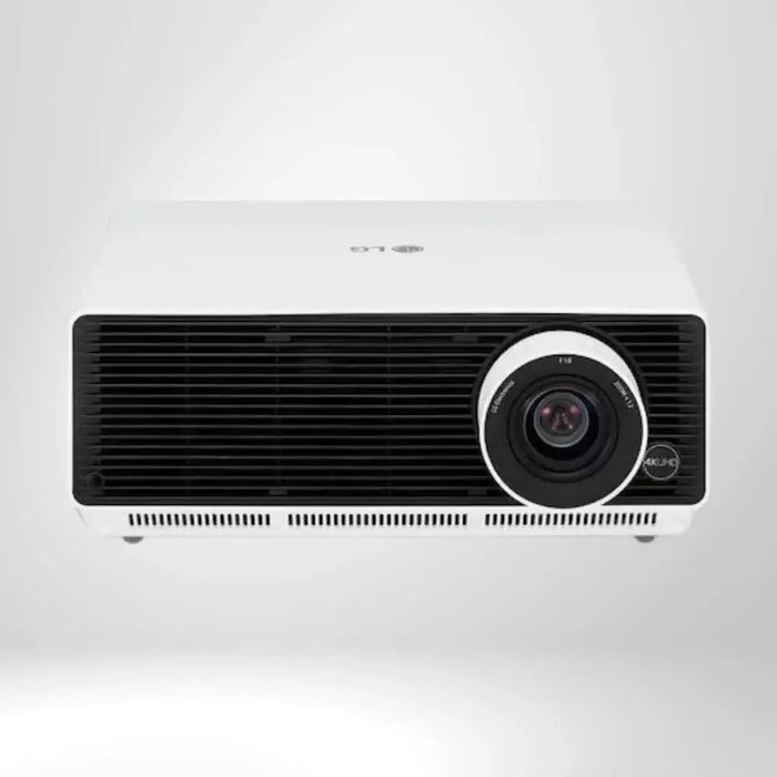 Moderný biely 4K UHD projektor s veľkým objektívom, ideálny pre golfové simulátory a golf v interiéri