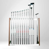 Design Golfschlägerständer aus Nussbaum und Weiß mit Golfset auf weißem Hintergrund