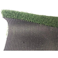Detailaufnahme von Golf Abschlagmatte aus Kunstrasen, geeignet für Golftraining und Indoor Golf