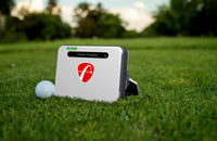 Flightscope Mevo+ – Produktfoto mit Transporttasche und Zubehör